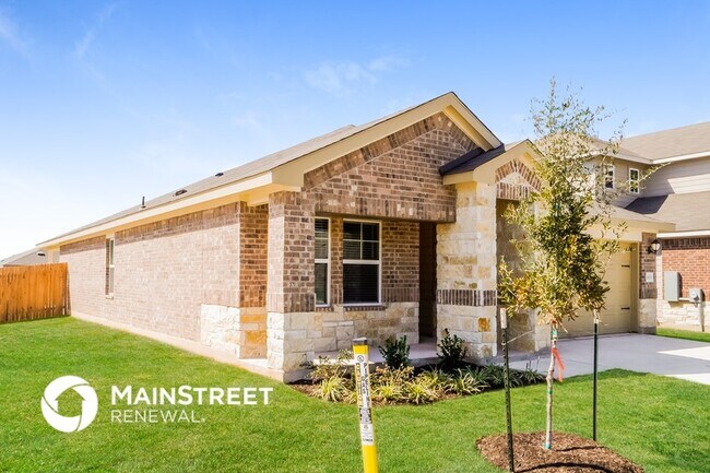Building Photo - 1003 Round Bale Rd