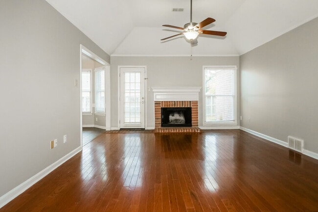 Building Photo - 7576 Dexter Run Cir