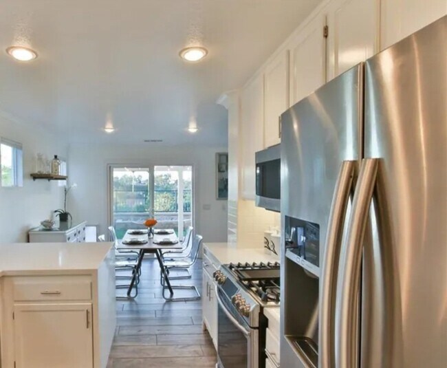 Building Photo - 813 Caminito Nogales
