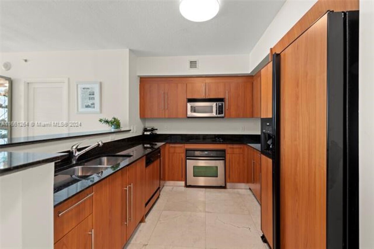 335 S Biscayne Blvd Unit 1801, Miami, FL 33131 Condo for Rent in Miami, FL