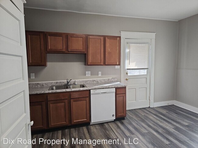 Foto del edificio - 4 br, 1.5 bath House - 774 Wells Street,