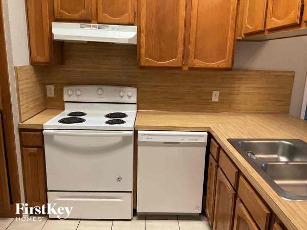 Foto del edificio - 3225 Amber Dr S