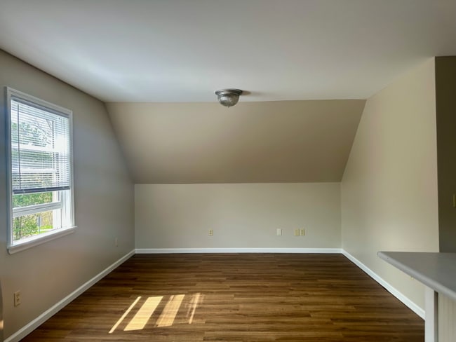 Building Photo - 2 Brickyard Rd