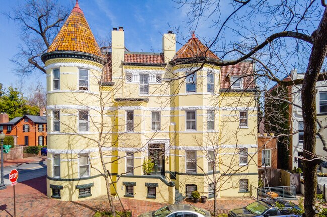 Building Photo - 1531 31st St NW