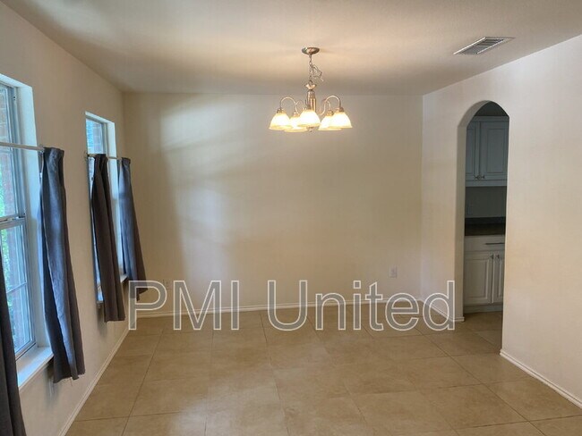 Building Photo - 3805 Oceanview Dr