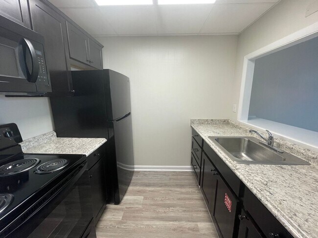 Foto del edificio - 332 Old Gray Station Rd