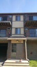 Building Photo - 412 E Bailey Rd