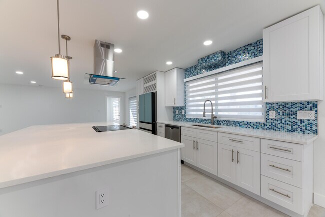 Foto del edificio - 13757 Cocoanut Ave