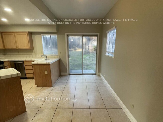 Foto del edificio - 8329 Oakenshield Cir