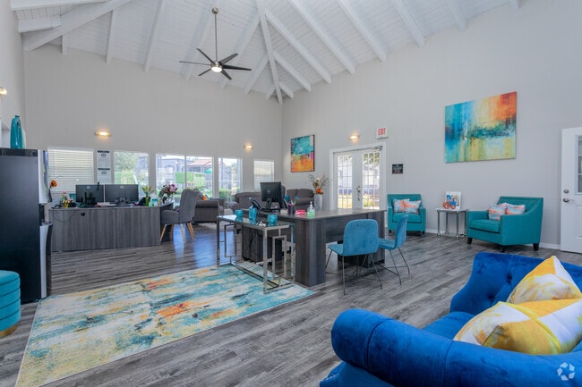Interior Photo - The Palisades