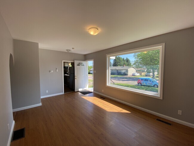 Building Photo - 66 Terris Ave