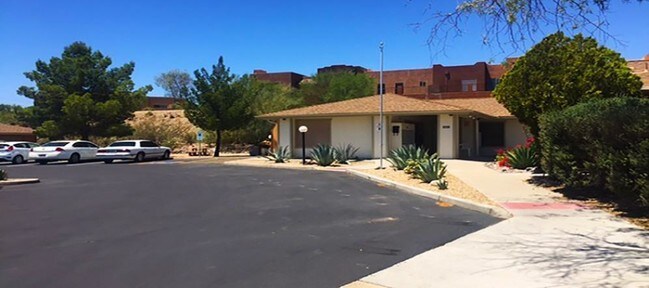 Foto del edificio - 545 W Penn Ln