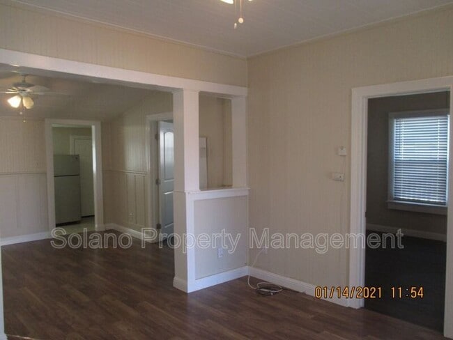 Building Photo - 721 Broadway St