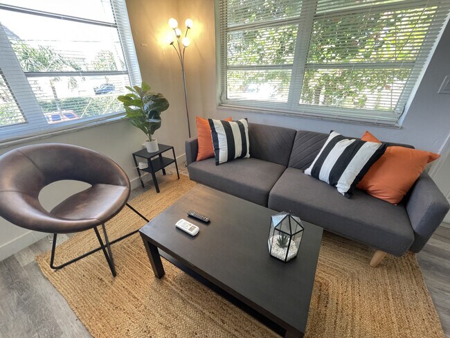 Foto del edificio - 2635 SW 24th Ave