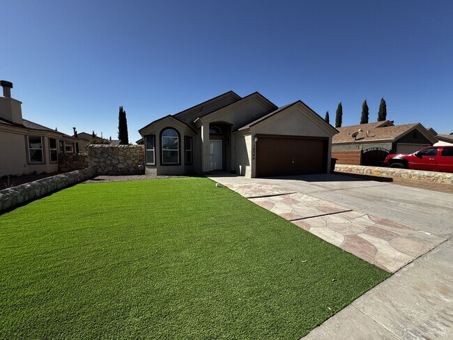 Foto del edificio - 14344 Desert Shadow Dr