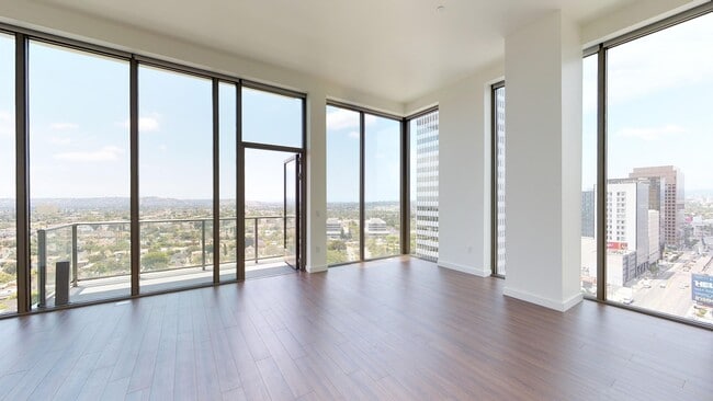 Interior Photo - Vision on Wilshire