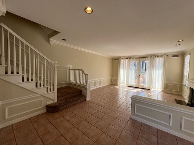 Building Photo - 3 Blocks To The Beach! 3 Bedroom 3.5 Bath ...