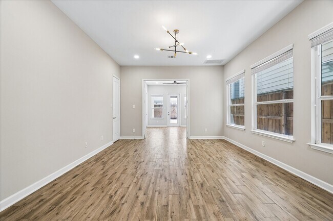 Building Photo - 5631 Kiam St