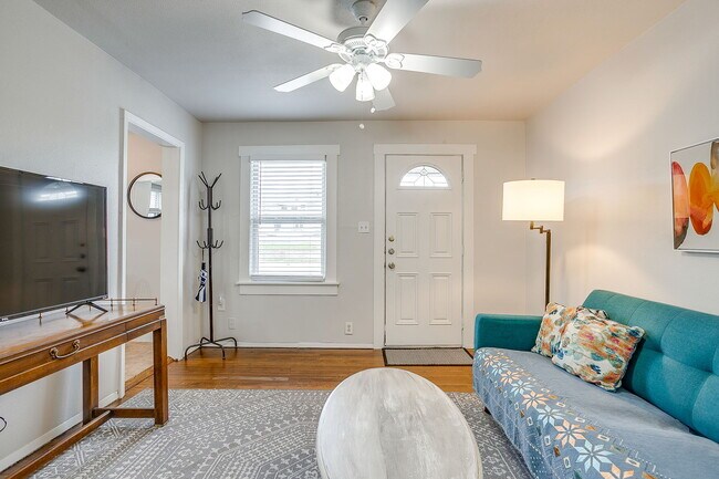 Foto del edificio - 1600 Belle Pl