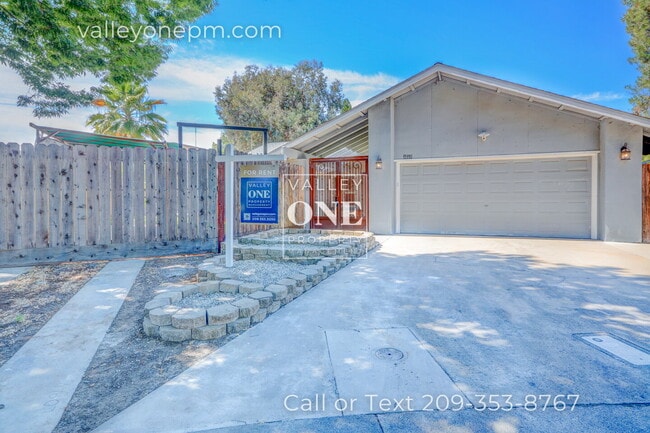 Building Photo - 2717 Palomino Ln