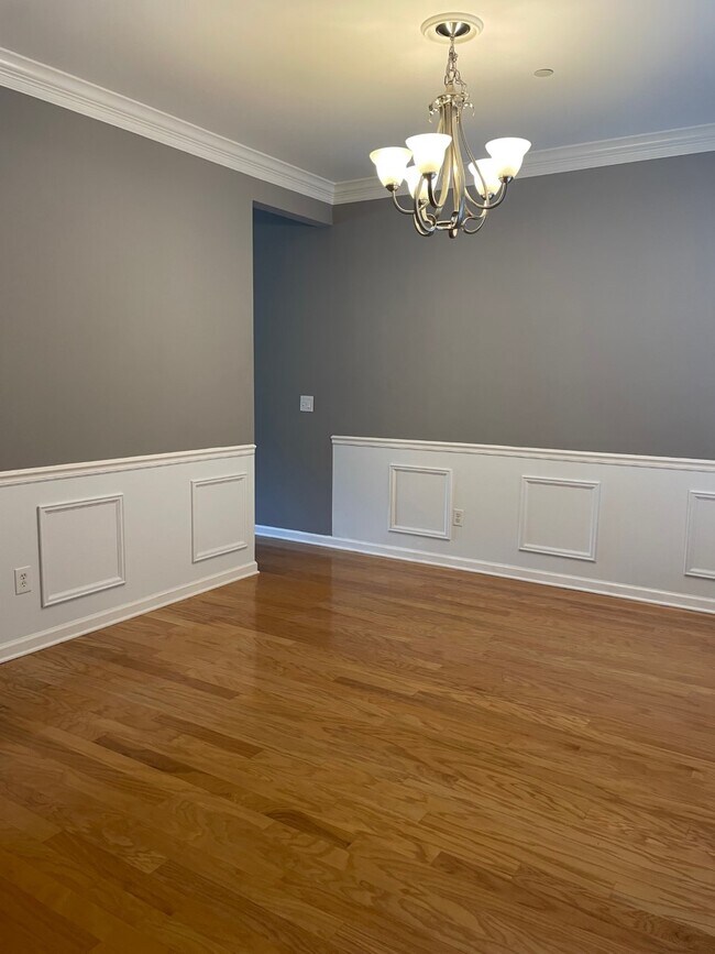 Foto del edificio - 4524 Sawmill Pl