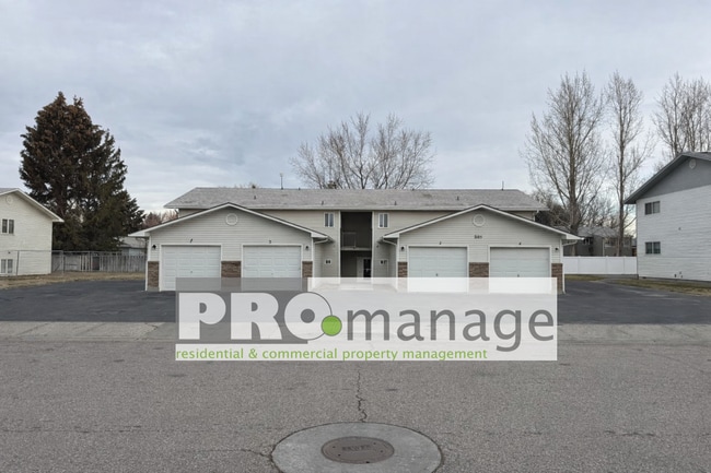 Building Photo - 2185 Stace St