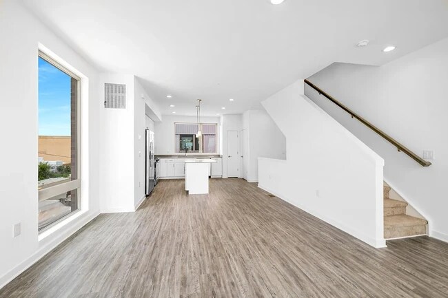 Foto del edificio - 3001 Schirra Ln