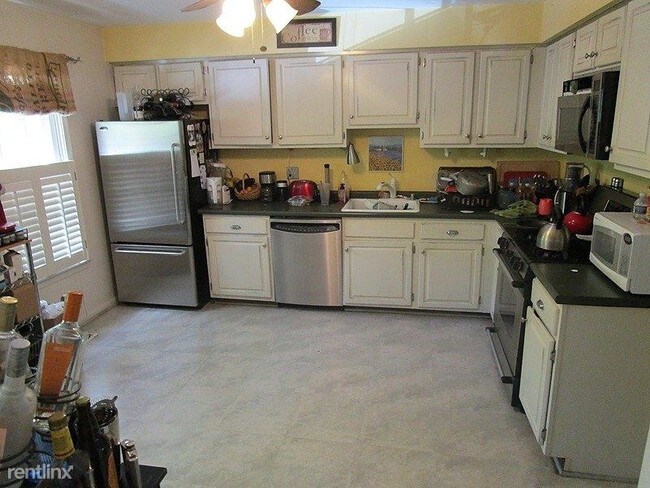 Building Photo - 10104 Ebenshire Ct