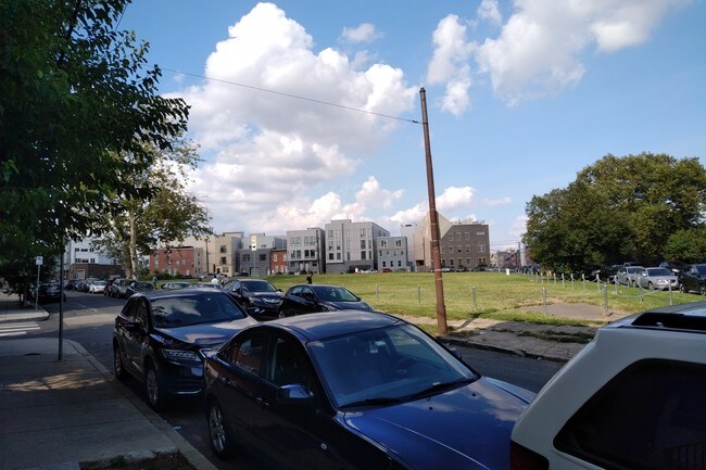 VIEW 1 - 832 N 19th St
