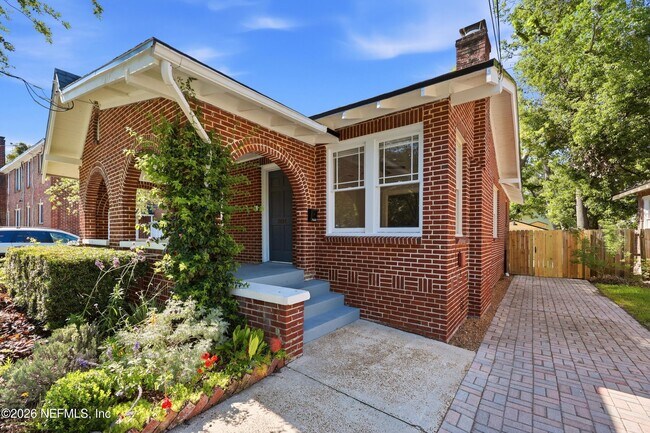 Foto del edificio - 2614 Dellwood Ave