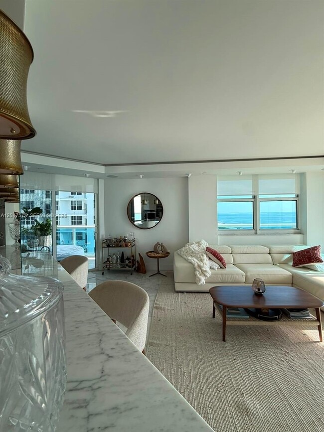 Foto del edificio - 9201 Collins Ave