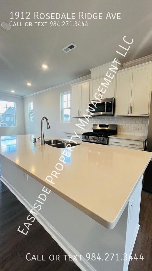 Building Photo - Wake forest gem, BRAND NEW Townhouse!! END...