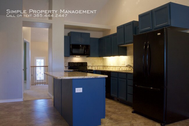 Building Photo - 1151 River View Dr