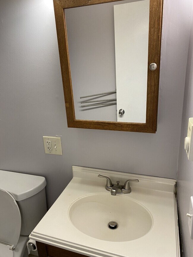 Building Photo - 38 Leonard Rd