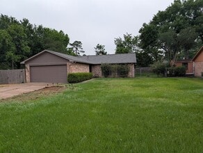 Building Photo - 9830 Thistle Trail Dr