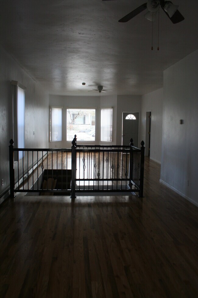 Building Photo - 830 W Copper St