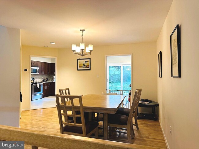 Building Photo - 10847 Whiterim Dr