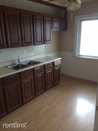 Building Photo - 6898 Greenview Ave