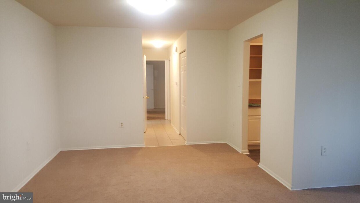 11352 Cherry Hill Rd Unit 1Y104, Beltsville, MD 20705 Condo for Rent