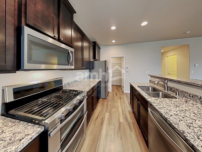 Foto del edificio - 2665 Link Ave