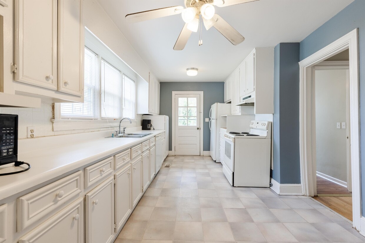 Photo - 119 Merrilat Ave (Greenville, SC)