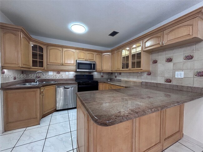 Building Photo - 911 NW 30th Pl