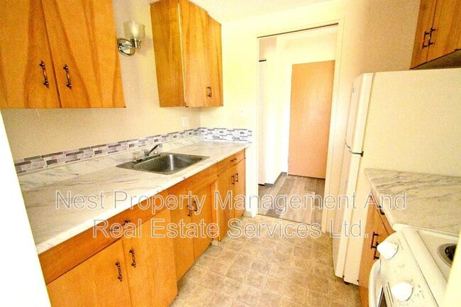 Building Photo - 626 Kinchant St
