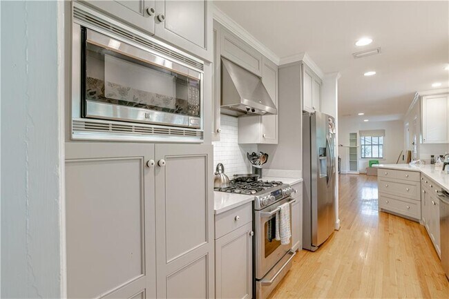 Building Photo - 324 Dalewood Dr