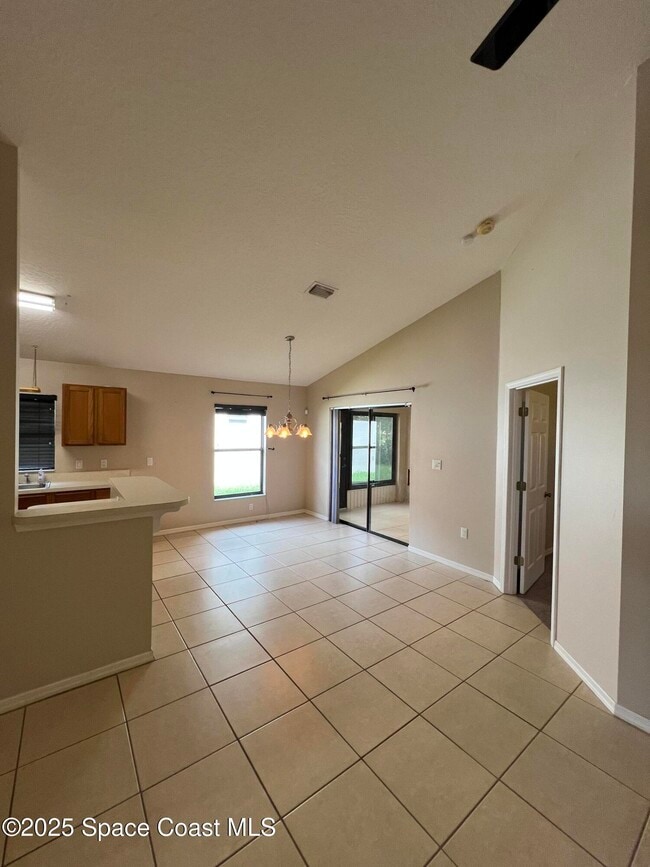 Building Photo - 2540 Alicia Ln