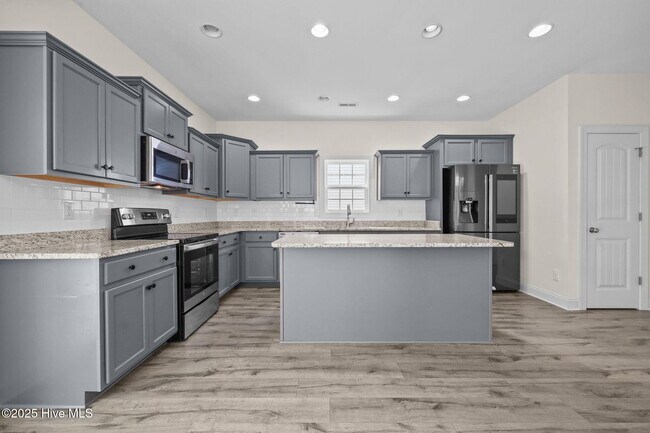 Building Photo - 541 Transom Wy