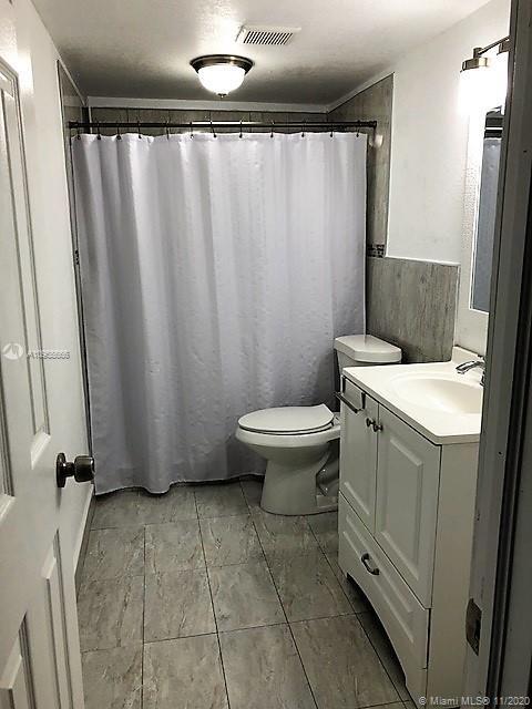 Foto del edificio - 1810 W 56th St