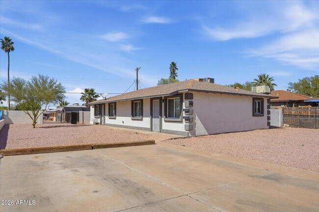 Foto del edificio - 1202 N 49th Pl