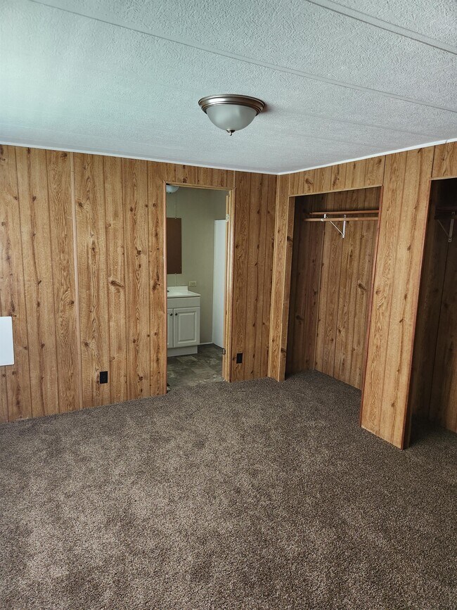 Foto del edificio - 1103 Andrea Dawn Ln