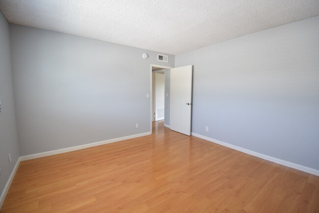Building Photo - 4930 Whitsett Ave